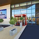 Golden Tulip - & Casino 酒店