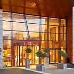 Golden Tulip - & Casino 酒店