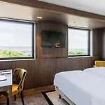 Golden Tulip - & Casino 酒店 4*