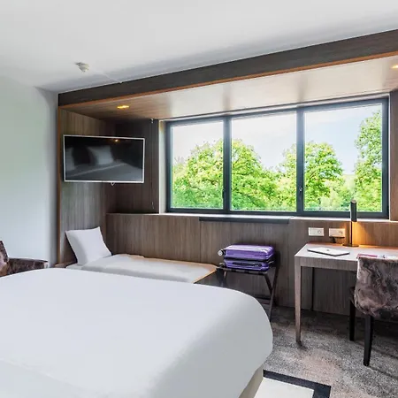 Golden Tulip - & Casino Szálloda 4*