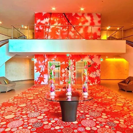 Golden Tulip 4*