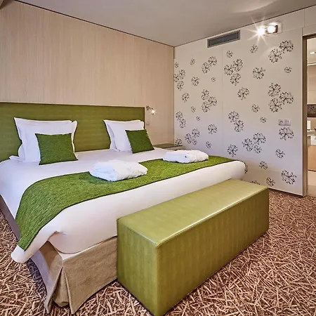 Отель Golden Tulip - & Casino 4*