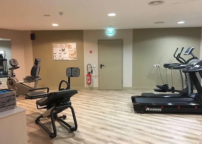 Golden Tulip - & Casino Отель Амневиль