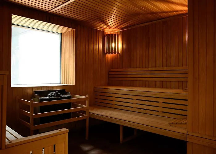 Отель Golden Tulip - & Casino