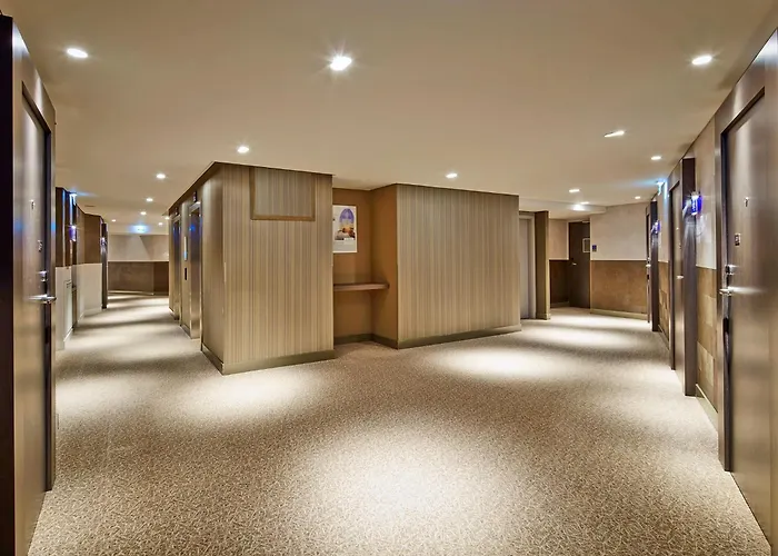 Golden Tulip - & Casino 4*