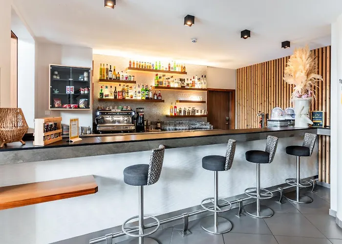 Golden Tulip - & Casino Отель