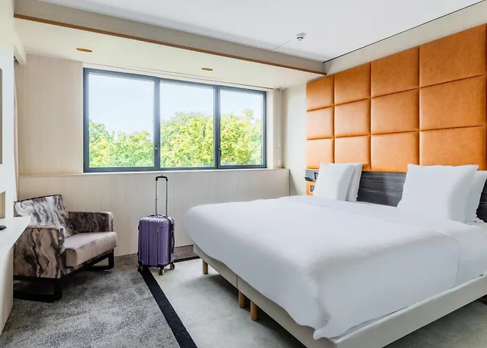 Golden Tulip - & Casino Отель 4*