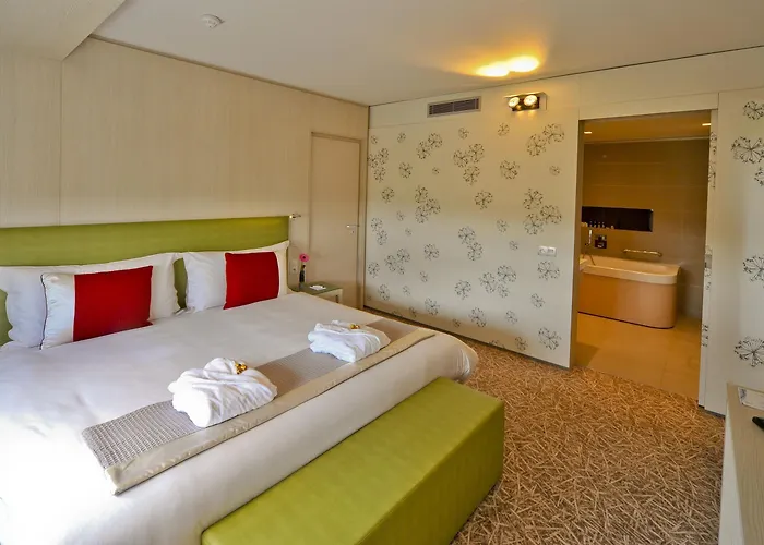 Golden Tulip - & Casino Амневиль