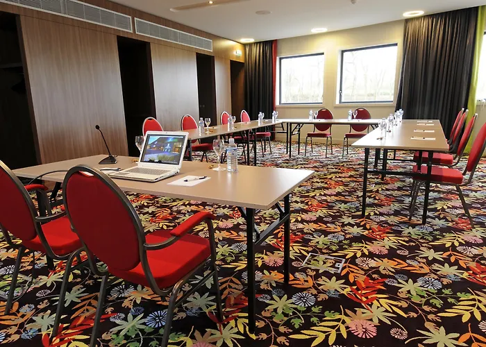 Golden Tulip - & Casino Амневиль