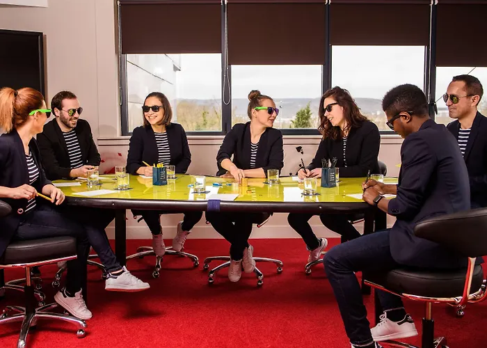 Отель Golden Tulip - & Casino Амневиль