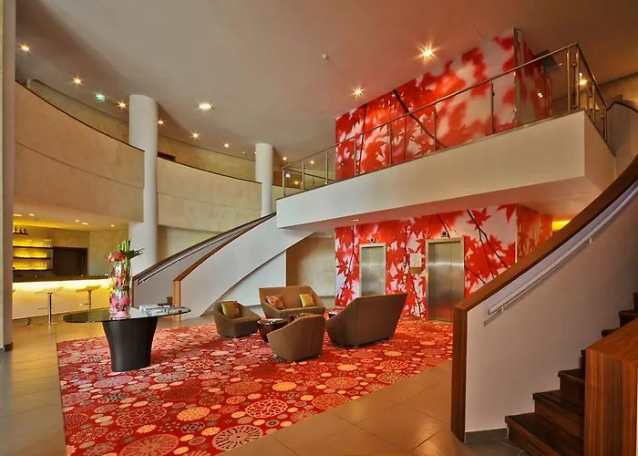 Hotell Golden Tulip - & Casino 4*